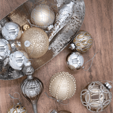 Kit de Bolas Natalinas em Vidro Dourado e Prateado (15 Peças)