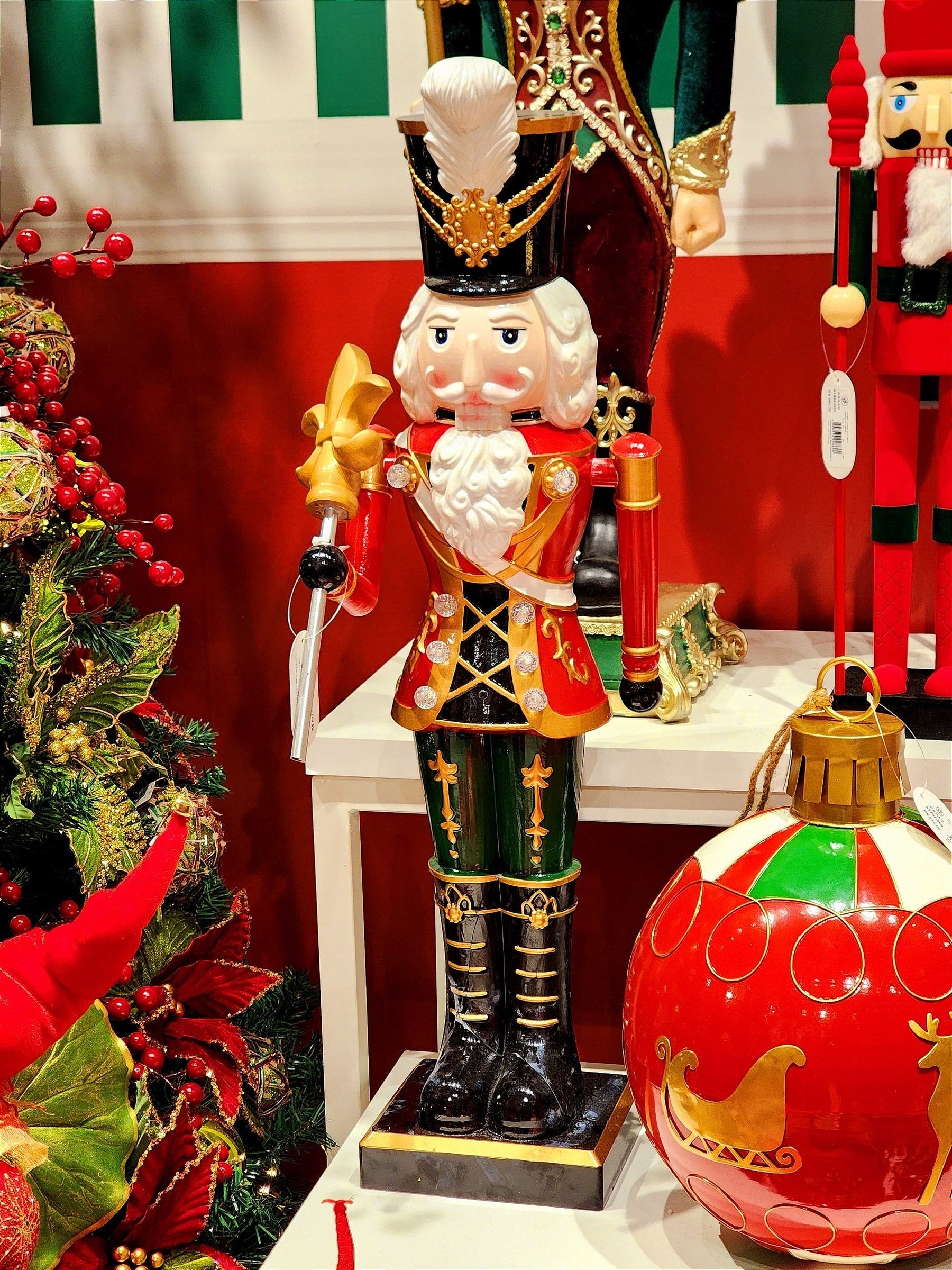 QUEBRA NOZES COM SOM E MOVIMENTOS 80CM - PRÉ VENDA 2025