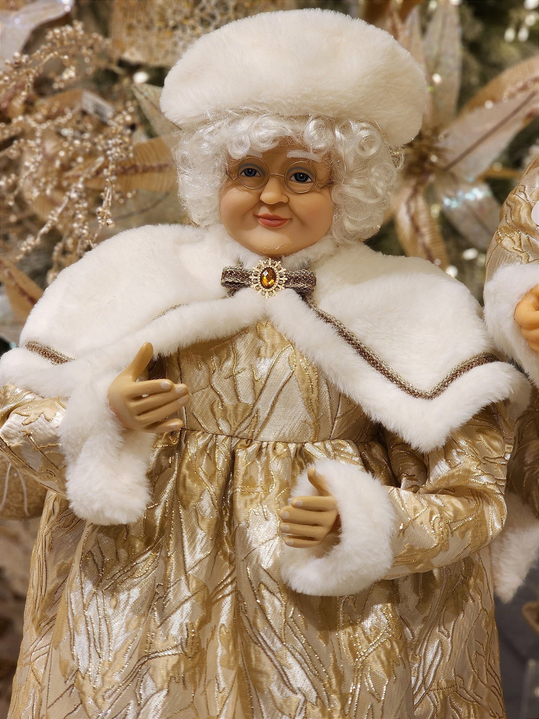 MAMÃE NOEL DE LUXO EM PÉ DOURADO COM CHAMPANHE 60CM - PRÉ VENDA 2025