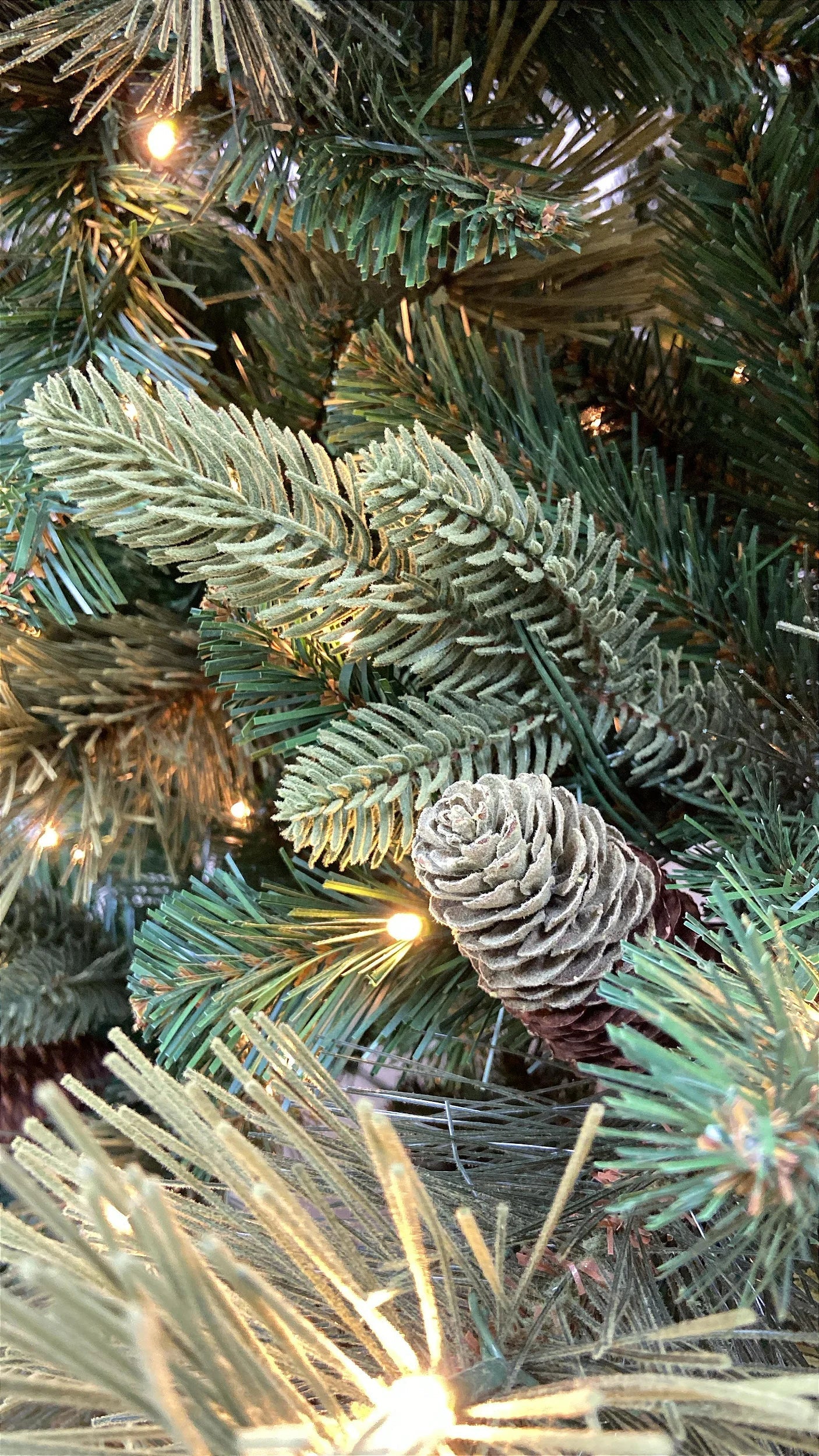 Árvore Pinheiro Colorado 2m • 1000 Galhos • 300 LEDs Warm Bivolt