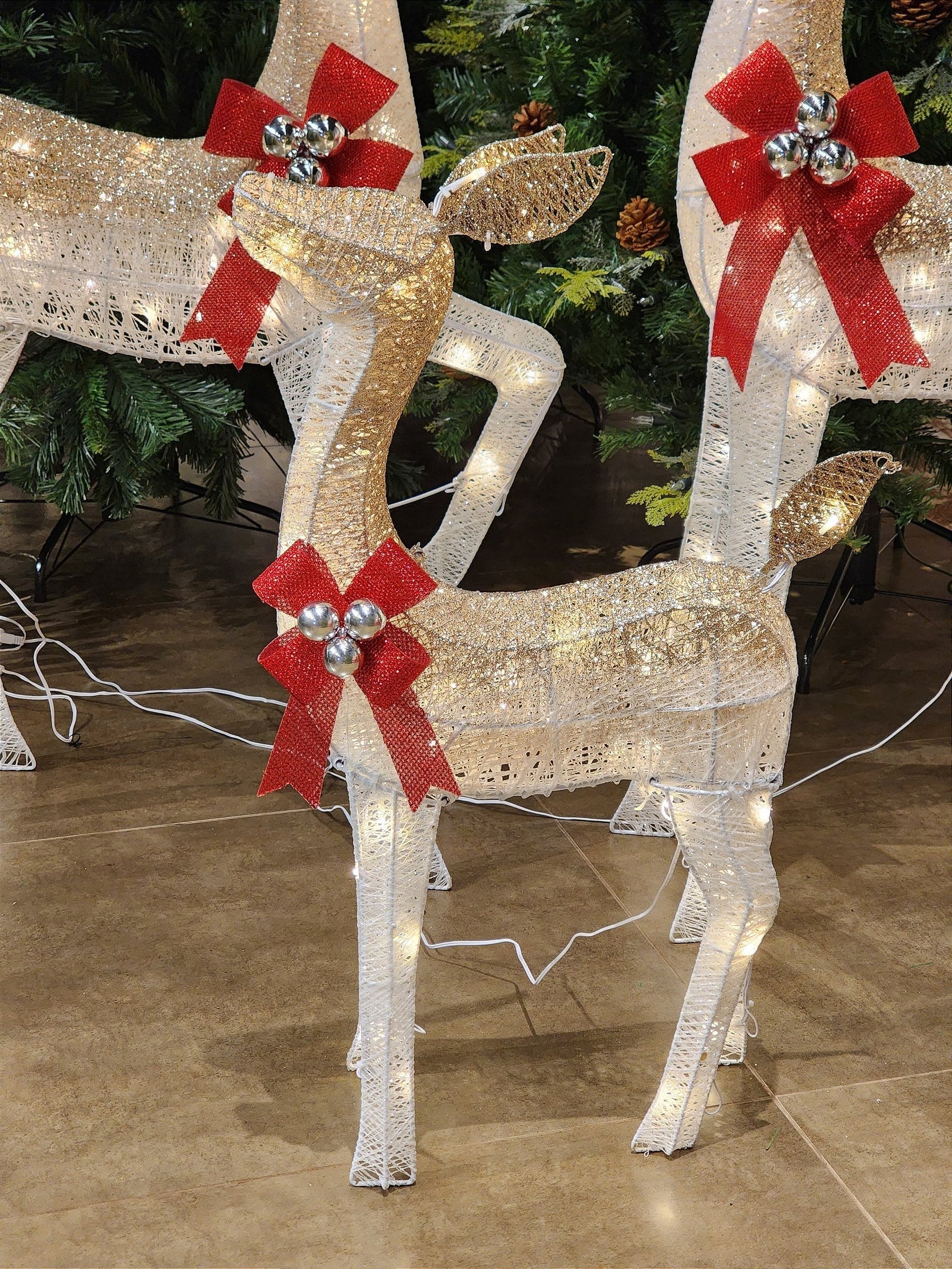 TRIO DE RENAS ARAMADA BRANCA COM CHAMPANHE WARM USO INTERNO E EXTERNO BIVOLT