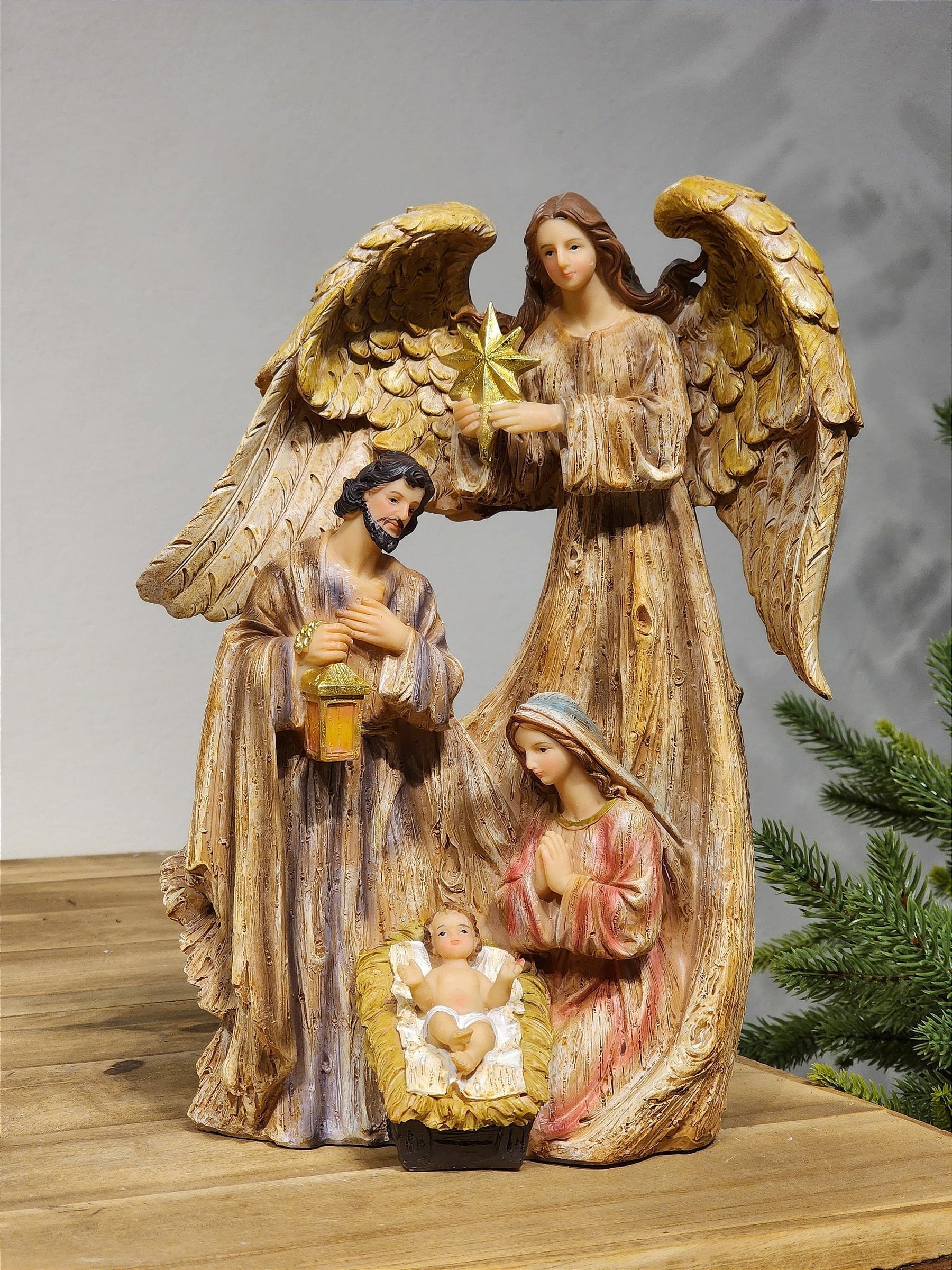 SAGRADA FAMÍLIA EM RESINA COM ANJO 30CM