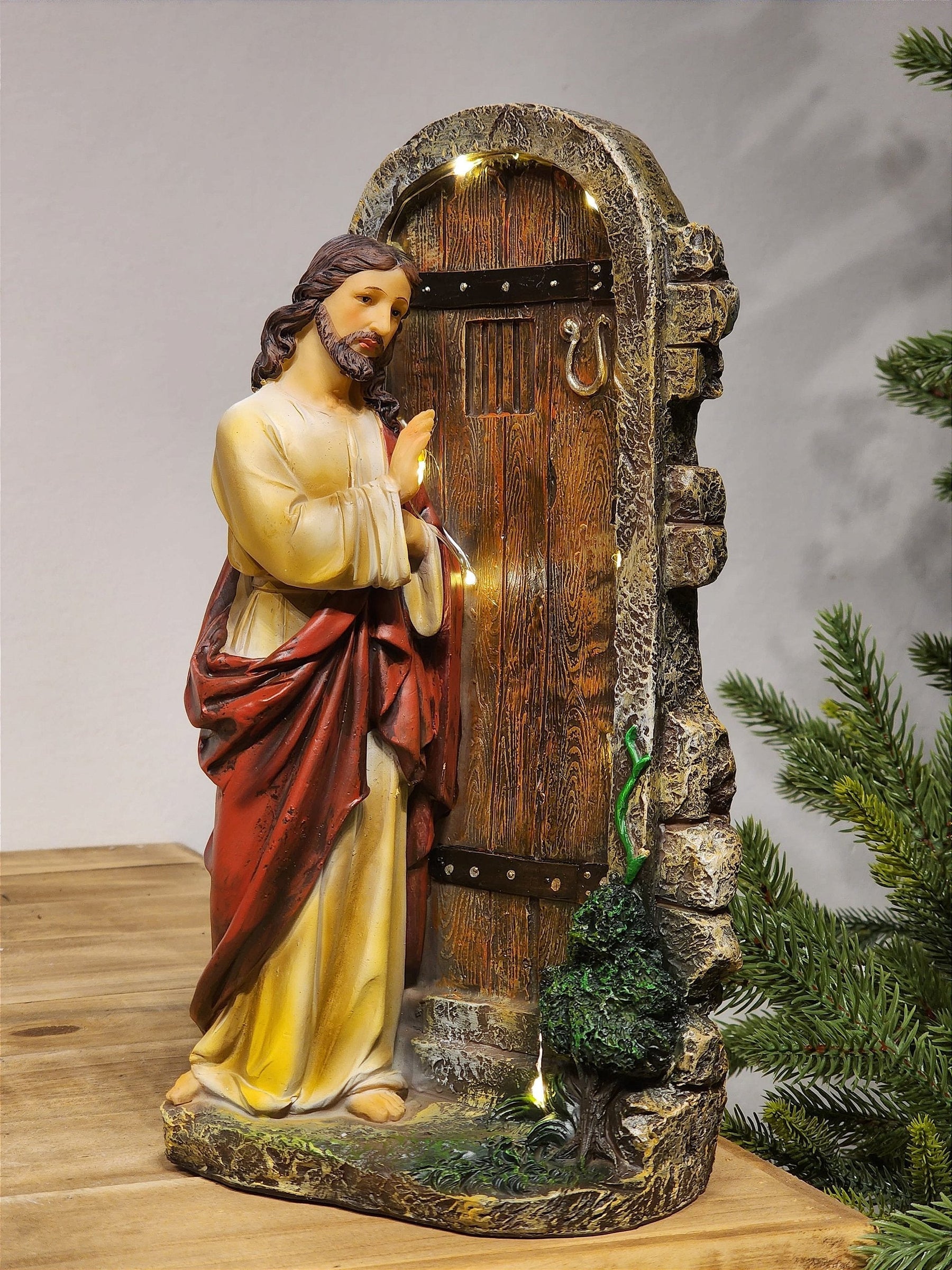 JESUS BATENDO NA PORTA EM RESINA COM LED 30CM