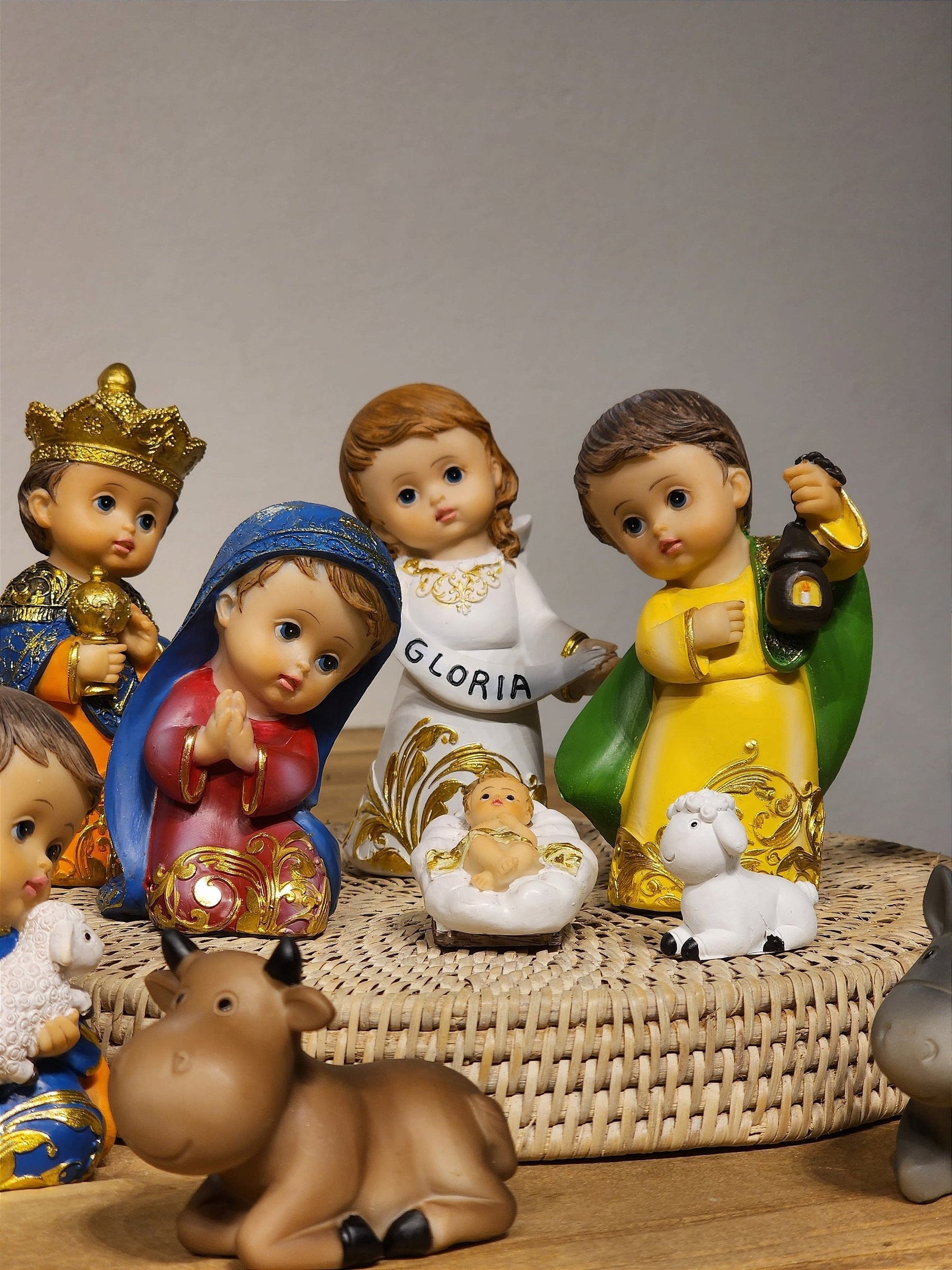 PRESÉPIO EM RESINA PERSONAGENS INFANTIL COM 11 PEÇAS 14CM