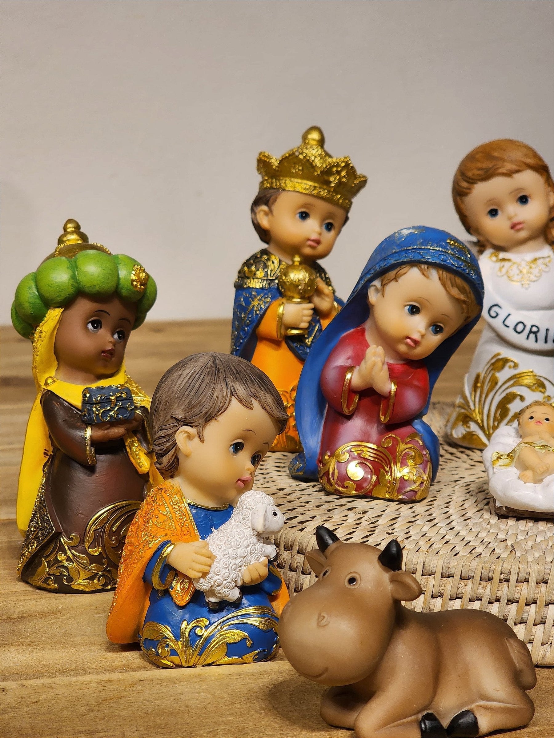 PRESÉPIO EM RESINA PERSONAGENS INFANTIL COM 11 PEÇAS 14CM