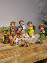 PRESÉPIO EM RESINA PERSONAGENS INFANTIL COM 11 PEÇAS 14CM