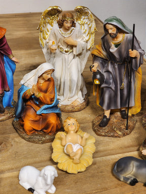 Árvore de Natal Verde Premium com Suporte Metálico com Rodinhas e Micro LEDs Embutidosl Tradicional 1,80m e Ganhe Presépio + Globo de Neve + Luzes LED | Kit Decoração Natal 2025 Completo