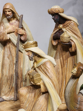 PRESÉPIO EM RESINA MARROM COM 12 PEÇAS 30CM