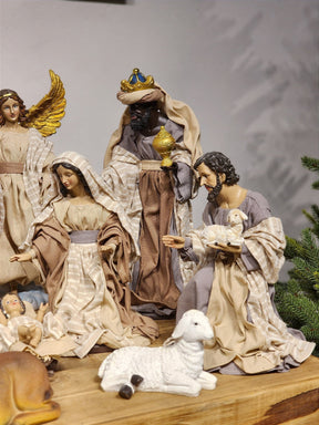 PRESÉPIO EM RESINA COM TECIDO NATURAL COM 11 PEÇAS 40CM