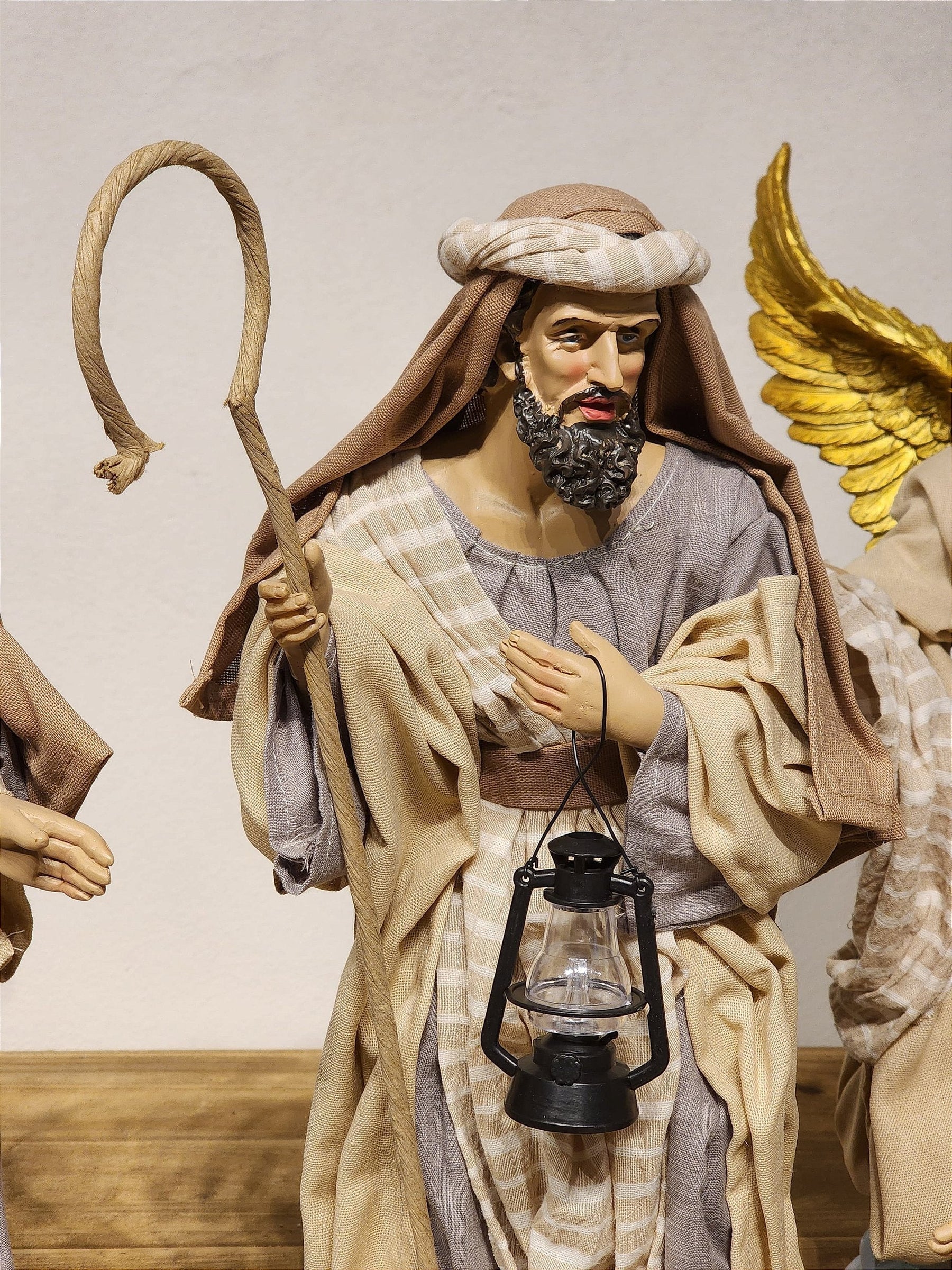 PRESÉPIO EM RESINA COM TECIDO NATURAL COM 11 PEÇAS 40CM