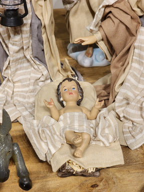 PRESÉPIO EM RESINA COM TECIDO NATURAL COM 11 PEÇAS 40CM