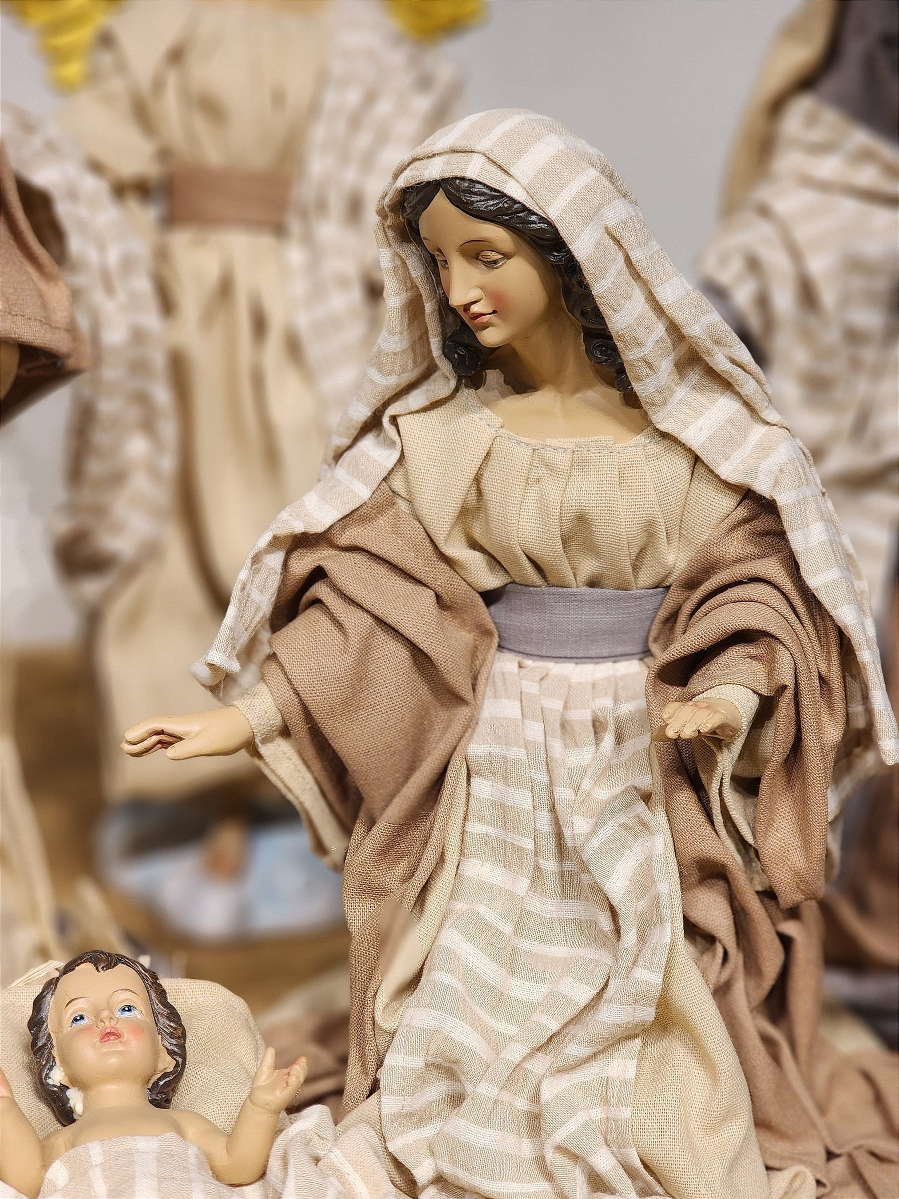 PRESÉPIO EM RESINA COM TECIDO NATURAL COM 11 PEÇAS 40CM