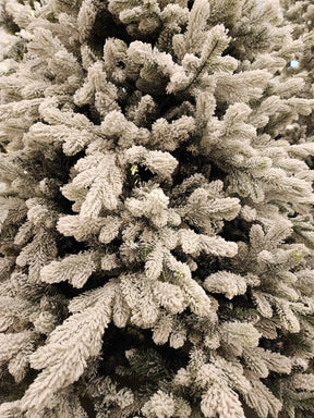 Árvore de Natal Nevada Cancún 2,10m • 1524 Galhos