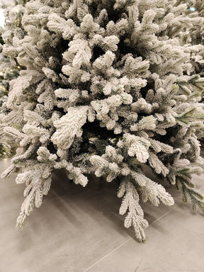 Árvore de Natal Nevada Cancún 2,10m • 1524 Galhos