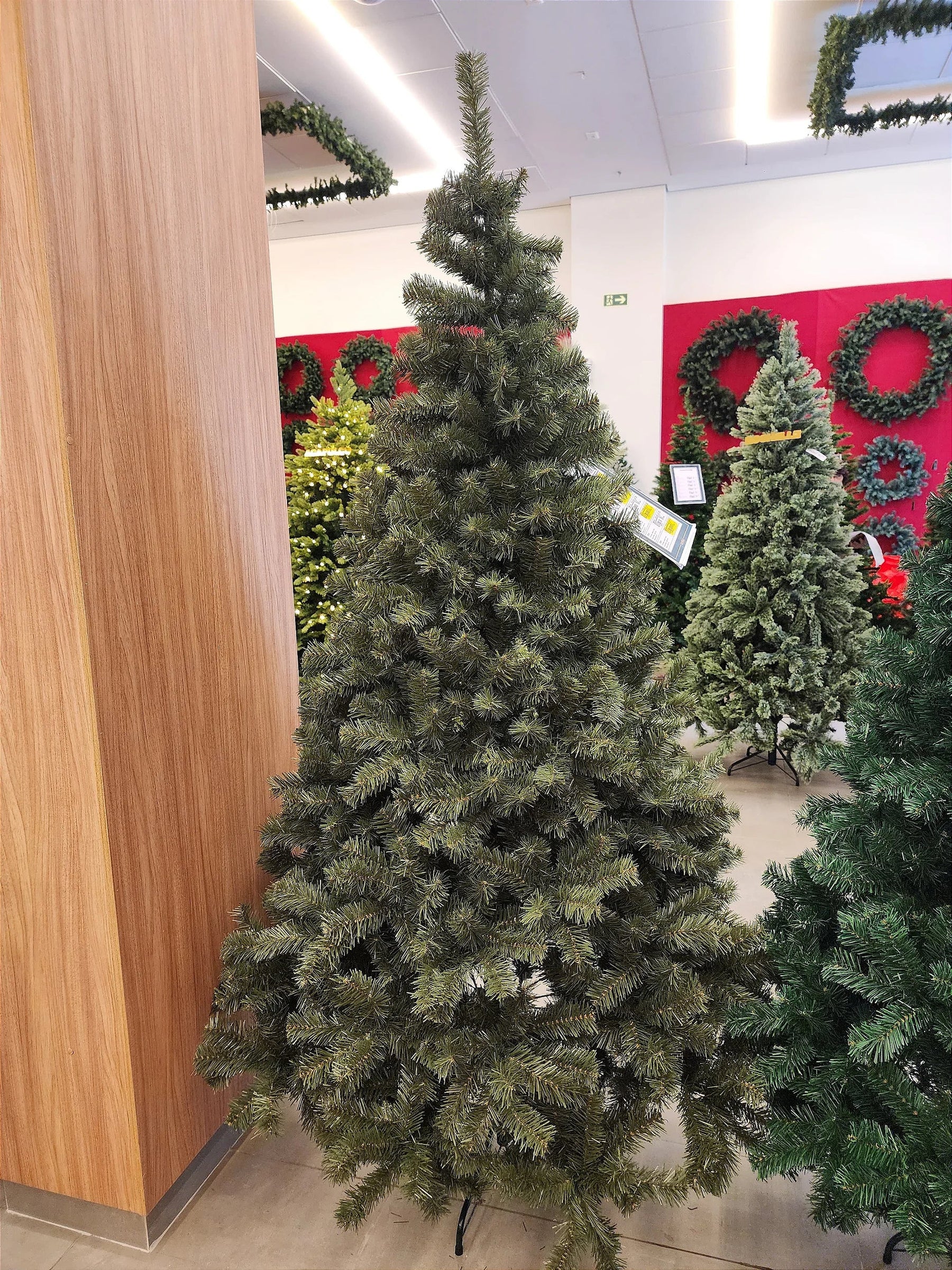 Árvore de Natal Tradicional Ipanema 2,10m 720 Galhos