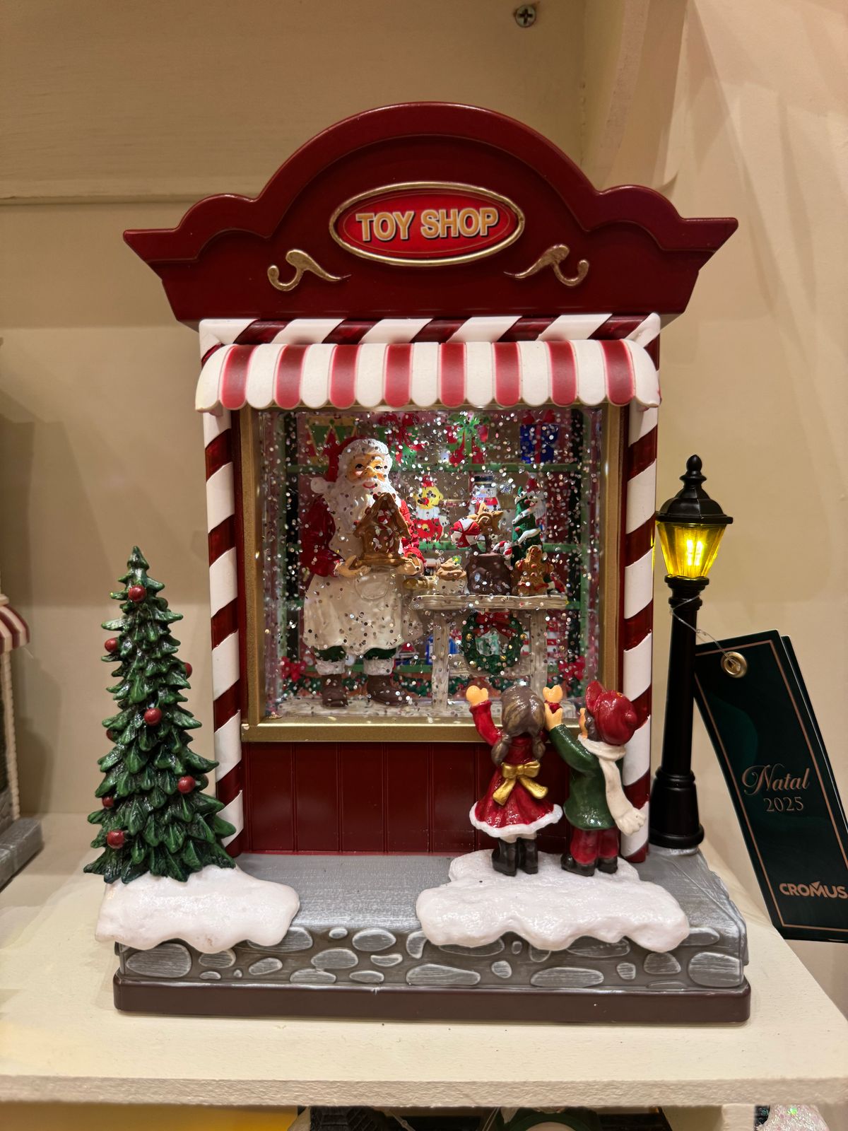 CENÁRIO LOJA DE BRINQUEDOS COM ÁGUA 22CM