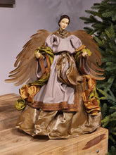 ANJA LERMA COM ROUPA DOURADA E NUDE COM OURO E ASAS EM METAL 52CM